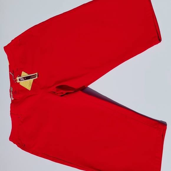 Hybrid & company Pants - HYBRID & company Women's Hyper Stretch Red Capri  Size 2X